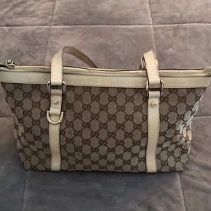 100% Authentic Gucci handbag! 100% Authentic